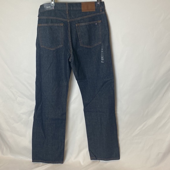 Tommy Hilfiger, men’s relaxed jeans, 33W/32L. Dark wash, new with tags - Picture 3 of 5